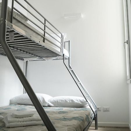 Apartamento Piazza XX Settembre - Feel The Centre Lecco Exterior foto