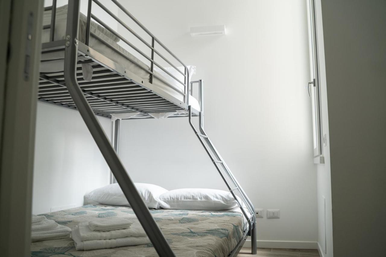 Apartamento Piazza XX Settembre - Feel The Centre Lecco Exterior foto