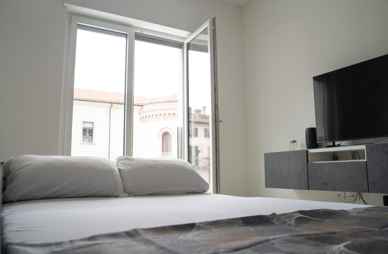 Apartamento Piazza XX Settembre - Feel The Centre Lecco Exterior foto