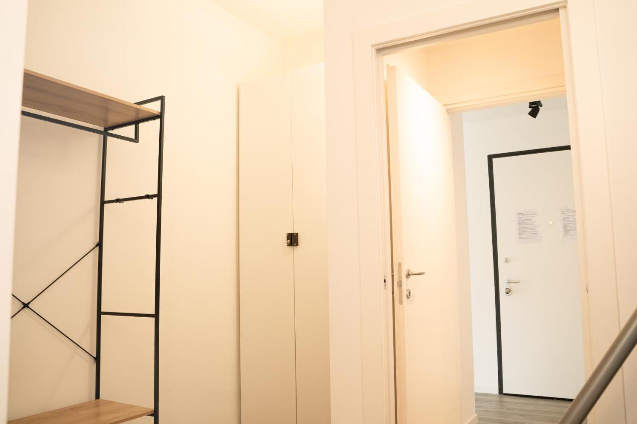 Apartamento Piazza XX Settembre - Feel The Centre Lecco Exterior foto