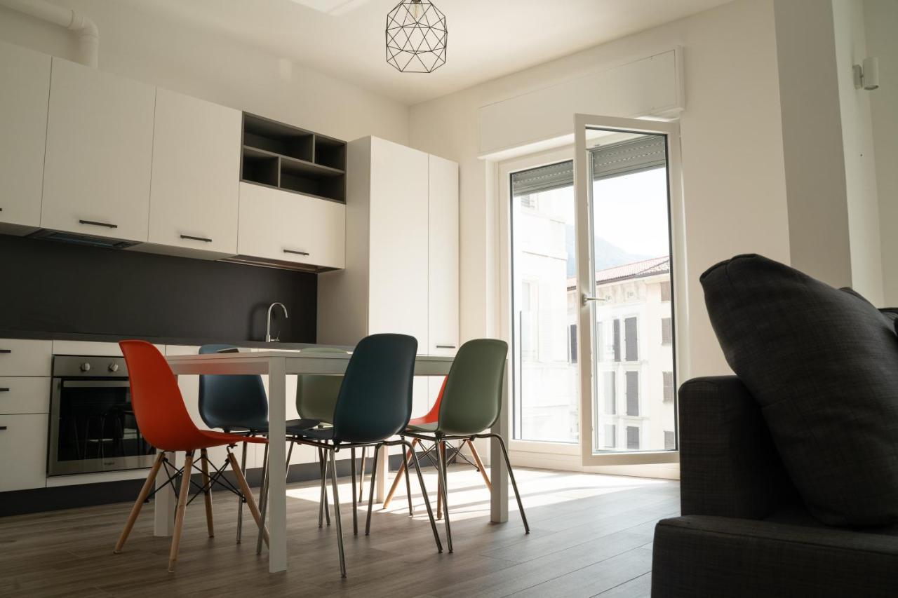 Apartamento Piazza XX Settembre - Feel The Centre Lecco Exterior foto