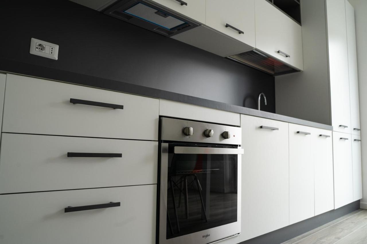 Apartamento Piazza XX Settembre - Feel The Centre Lecco Exterior foto