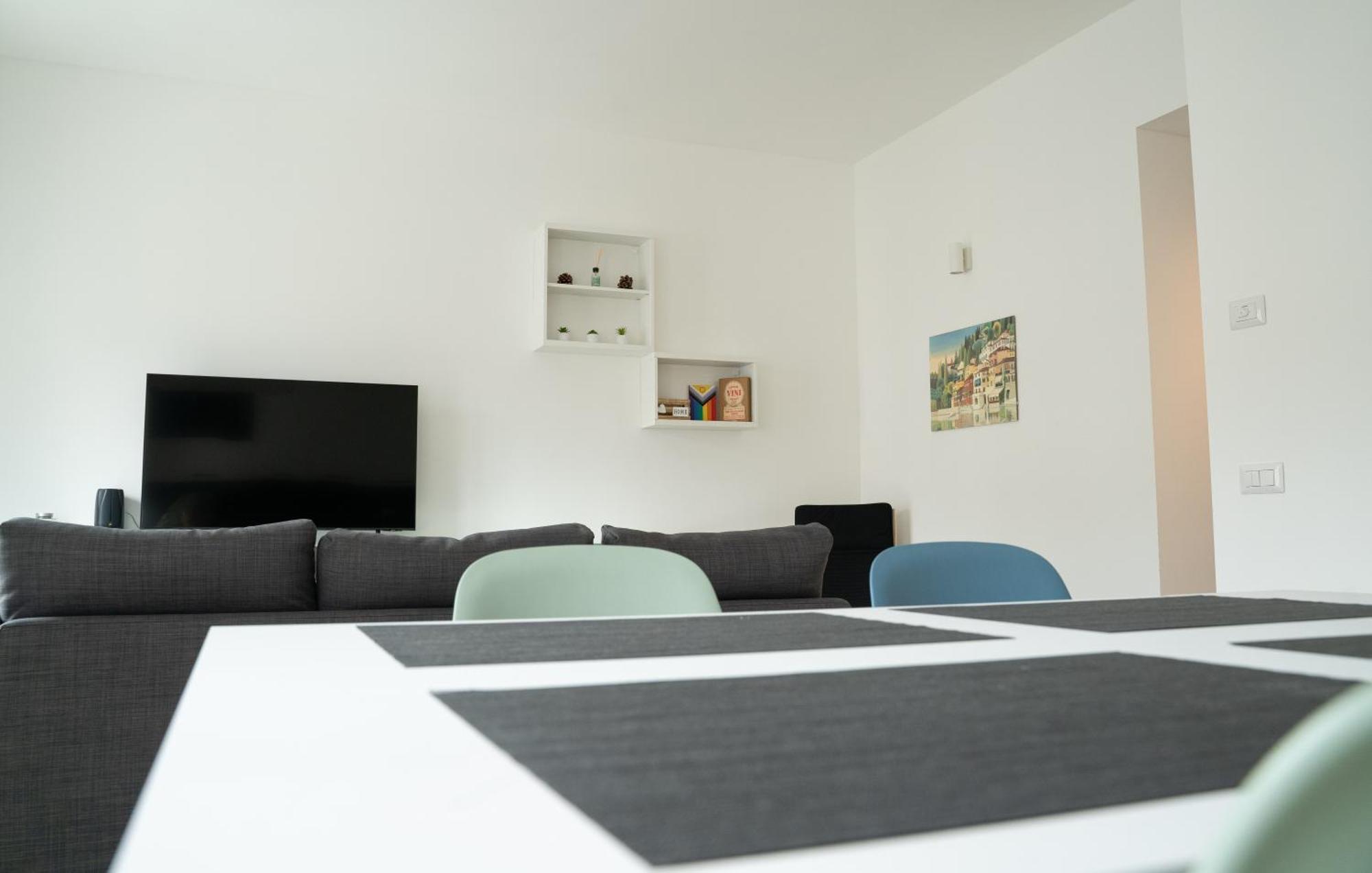 Apartamento Piazza XX Settembre - Feel The Centre Lecco Exterior foto